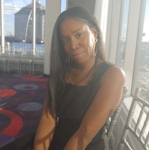 Meet your Posher, Leslie